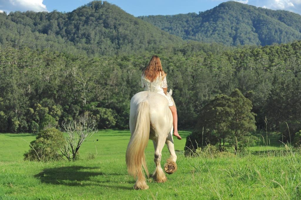 Barefoot and Bareback at Barefoot Saddles Australia